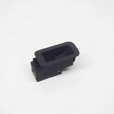 Vw Sağ Ön Cam Düğme Yuvası Çerçevesi Golf7 7.5 Polo 13-20 Arası 5G0868345 81U Nova K-14