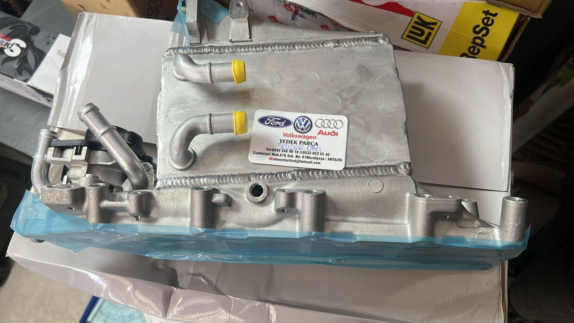 Volkswagen EMME MANİFOLDU SOĞUTUCU EGRLİ MÜŞÜRSÜZ CXXB-DDYA-CRKB-DGTE GOLF7 PASSAT B8 1.6 TDİ 04L129711R TWP GERMANY D1-KAP3