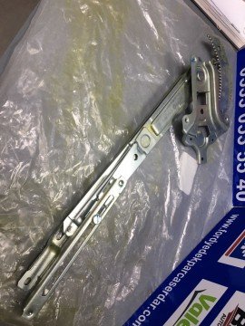 Ford Ranger Ön Cam Krikosu Sağ Elektirikli 98-2011 Arası 6M34J23200