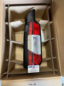 FORD COURİER ARKA STOP LAMBASI SOL 2024-SONRASI V769 R2X6 13405 AB C D1-G8