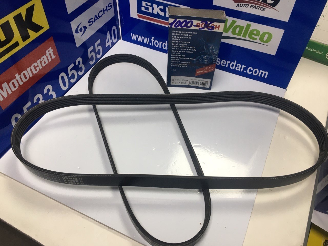 Ford Focus V Kayış Seti Elastik 1.6 Benzinli 2006-2011 Yıllar Arası (5PK 868+6PK 1059) BOSCH 1987946196