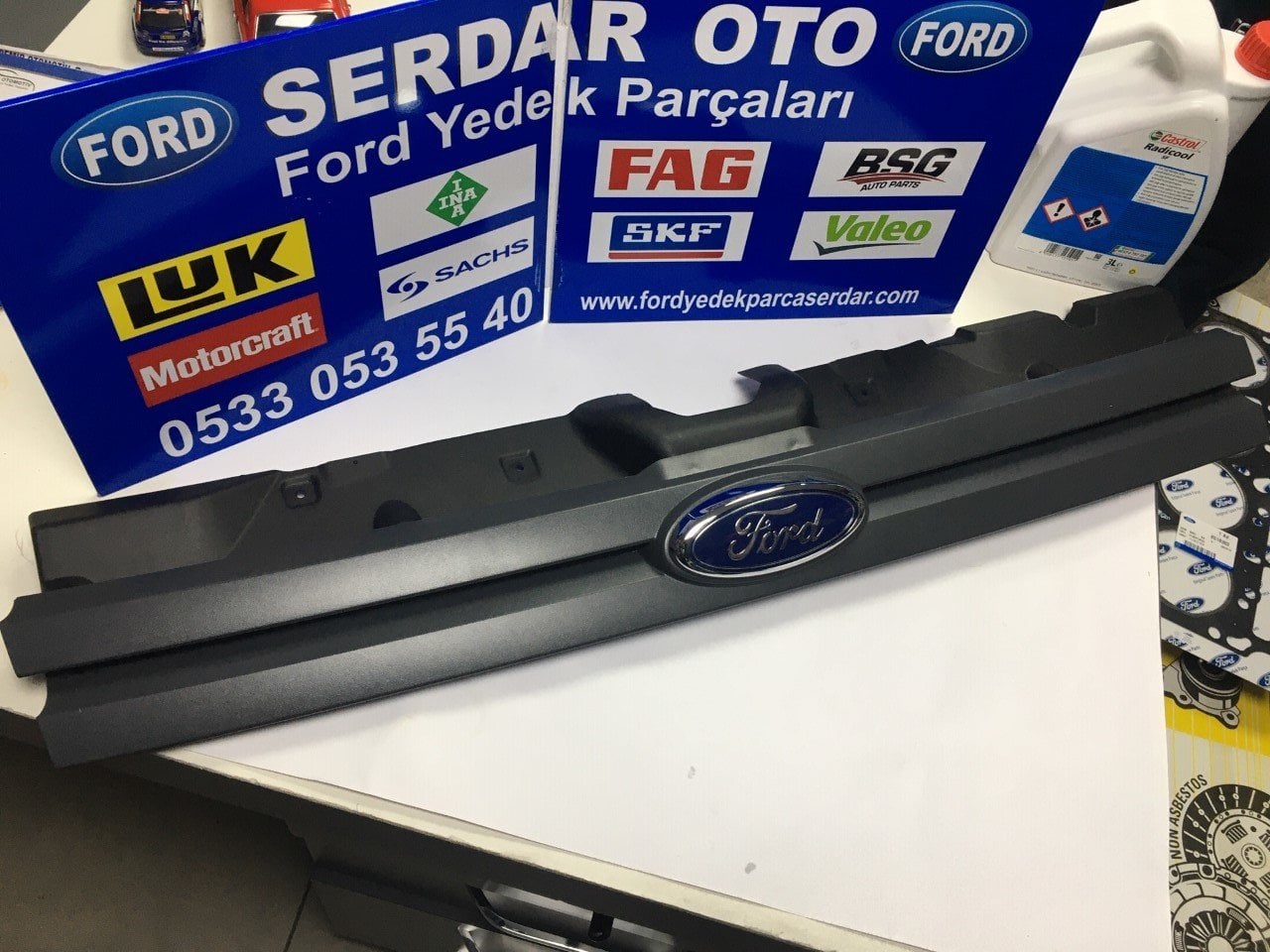 Ford Connect Ön Panjur Armalı Gri Renk Armalı 07-08 ARASI ORJİNAL FORD