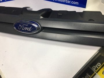 Ford Connect Ön Panjur Armalı Gri Renk Armalı 07-08 ARASI ORJİNAL FORD