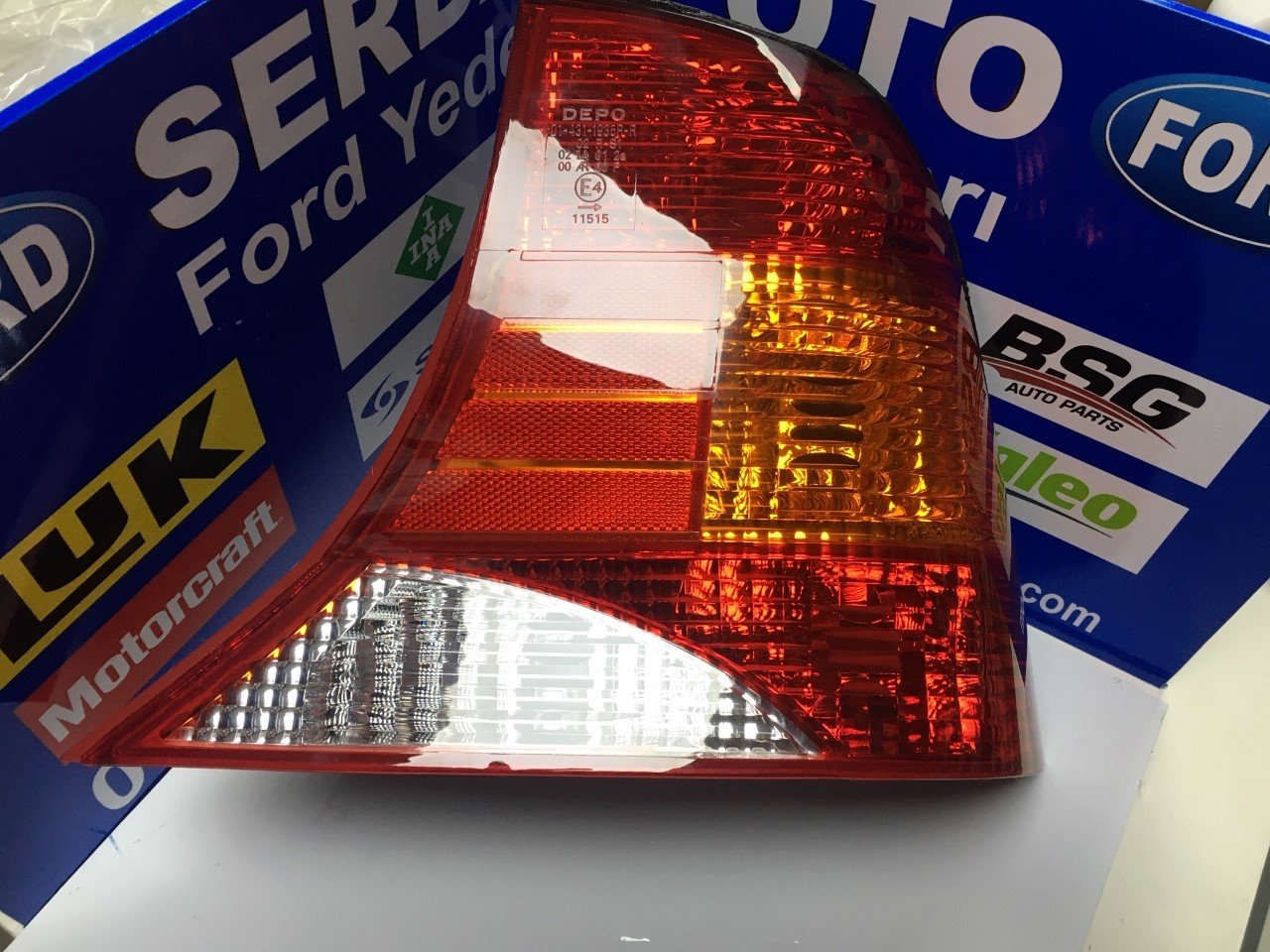 Ford Focus Arka Stop Lambası Sağ Sedan Kasa Depo 4311935r 1998-2005 Arası (Kargosu Ücretsiz)
