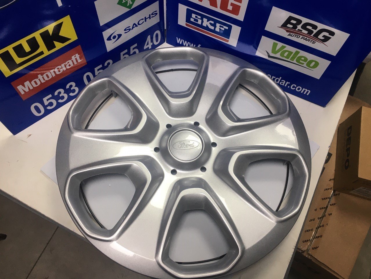 Ford Courier Jant Kapağı 15 inç ORJİNAL !! 1 ADET FİYATIDIR!! 8V211130HB