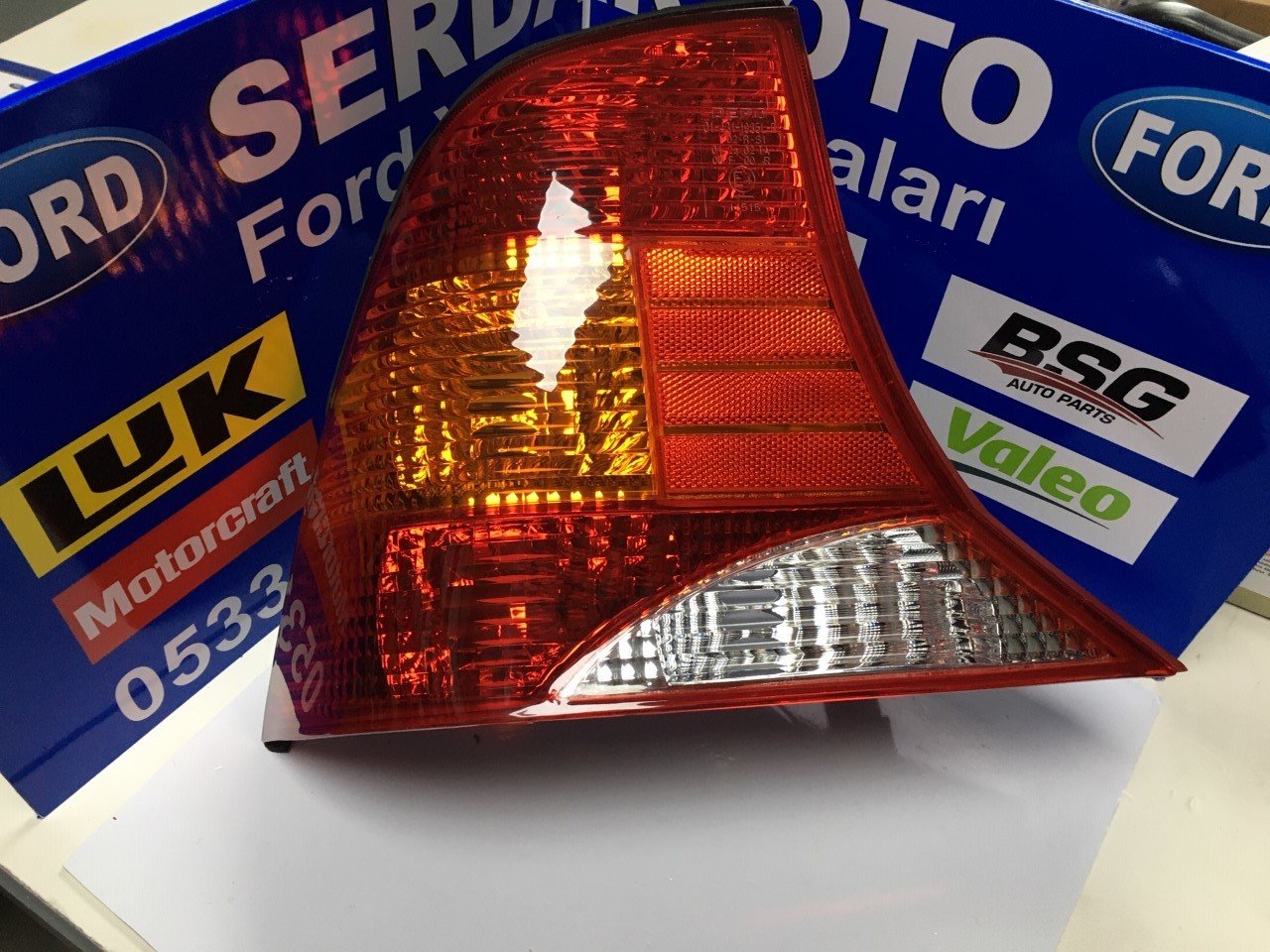 Focus1 Arka Stop Lambası Sol Sedan Kasa depo 4311935l 1998-2005 Arası (Kargosu Ücretsiz)