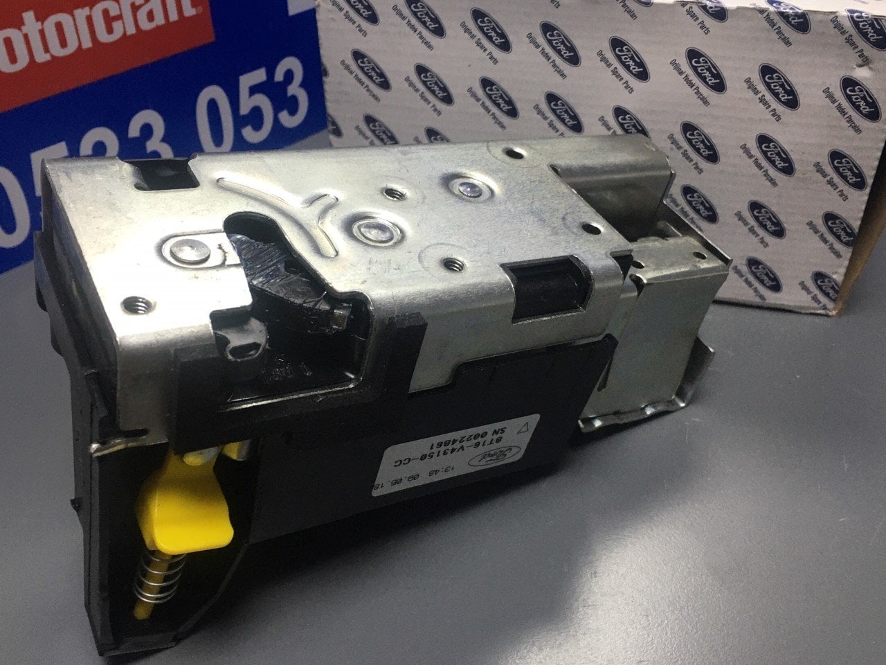 Ford Connect Arka Kapı Bagaj Kilidi M. Kilitli Deliksiz 09-13 Arası Orjinal Ford 8t16v43150cc (Kargosu Ücretsiz)