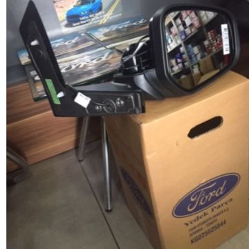Ford Courier Dış Dikiz Aynası Sağ Elektirikli Isıtmalı 18-23 ARASI ORJİNAL ET7617682FC