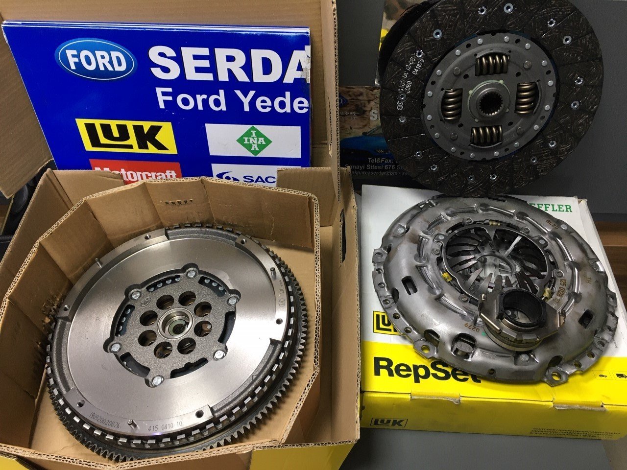 Ford Ranger  - Mazda Volantlı Debriyaj Seti Bilyalı LUK 415041010 6M346477AC 625305100 6M347L596AA