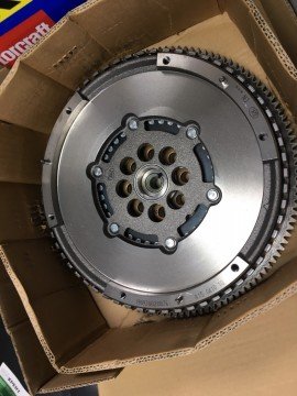 Ford Ranger  - Mazda Volantlı Debriyaj Seti Bilyalı LUK 415041010 6M346477AC 625305100 6M347L596AA