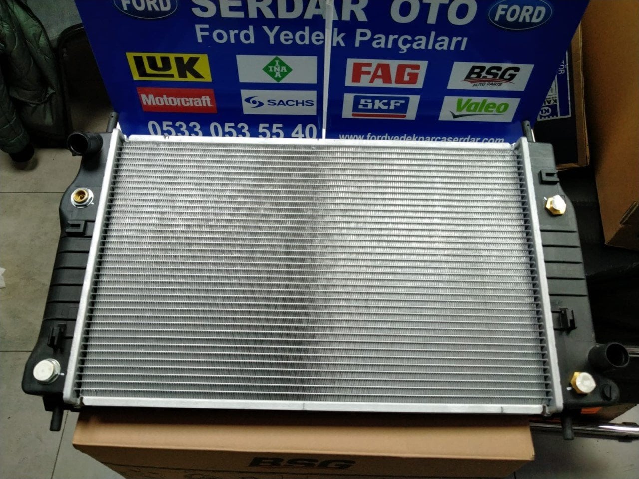 Ford Mondeo 1994-2001 Arası Su Radyatörü Otomatik Vites Arası KALE 355900 DEP.