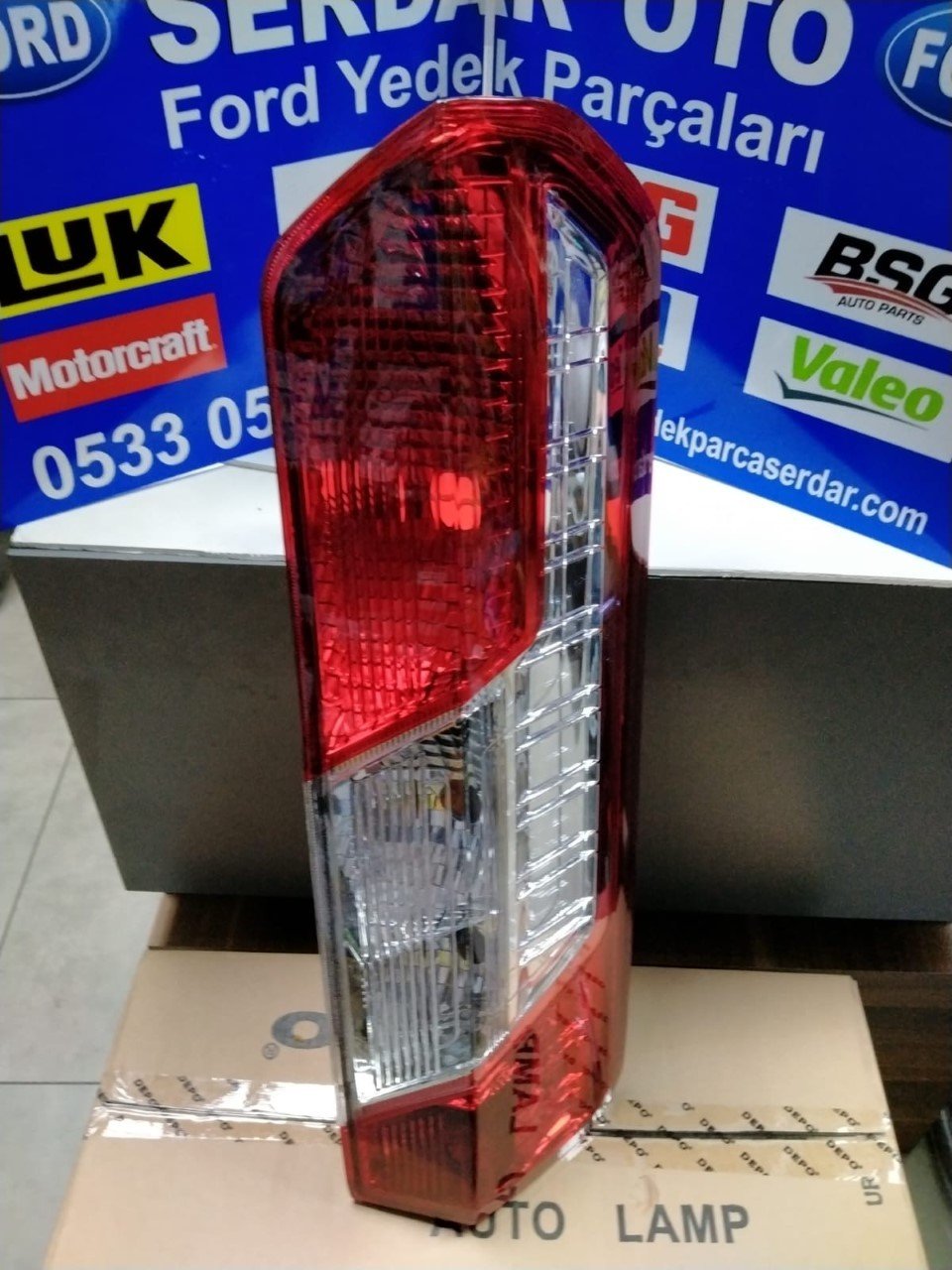 Transit Arka Stop Lambası Sağ Minibüs v363 14-23 Arası bk3113404