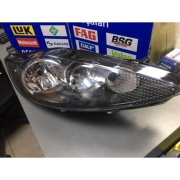 Ön Far Sağ Siyah Zemin 2009-2012 Yıllar Arası Fiesta