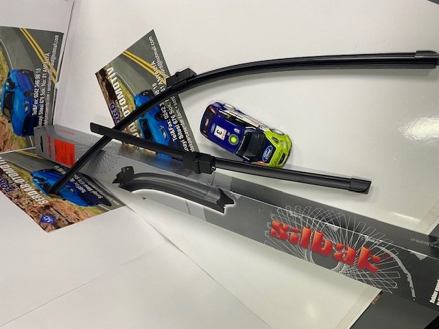 Ford Focus2 VolvoS40 Ön Cam Silecek 06-11 Arası Takımı Silbak  2617A