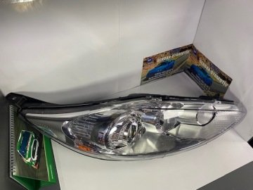 Ford Ön Sağ Far Mercekli Beyaz Zemin 2009-2012 Model Arası Fiesta 8A6113W029CH D1-C1 (Kargosu Ücretsiz)