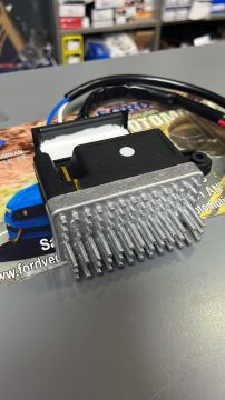 ELEKTRİKLİ MOTOR SOĞUTMA FAN MOTORU REGÜLATÖRÜ REZİSTANSI AUDİ A4-A5-A6 8K0959501B HELLUX HLR7166 3-62