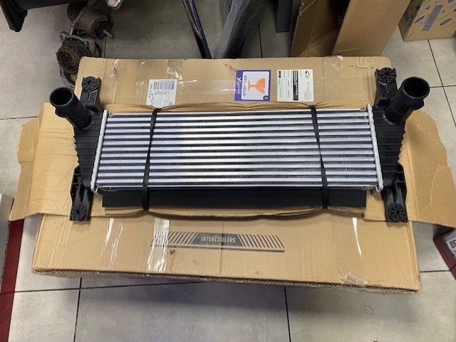 Ford Ranger İntercooler Ara Soğutucu Radyatör 2.2 155PS  AB399L440 MGA 80532