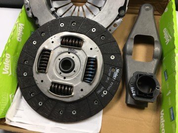 Transit V184 Debriyaj Seti + Çatal Valeo 826700 02-06 ARASI