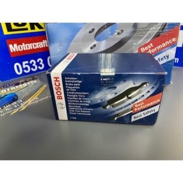 Courier Ön Fren Disk ve Balata Takım Set 14-23 Arası BOSCH  EY161125 (TAKIM FİYATIDIR)