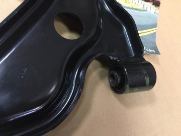 Ford Fiesta Ön Alt Salıncak Sağ 1996-2001 Arası 96FB3051