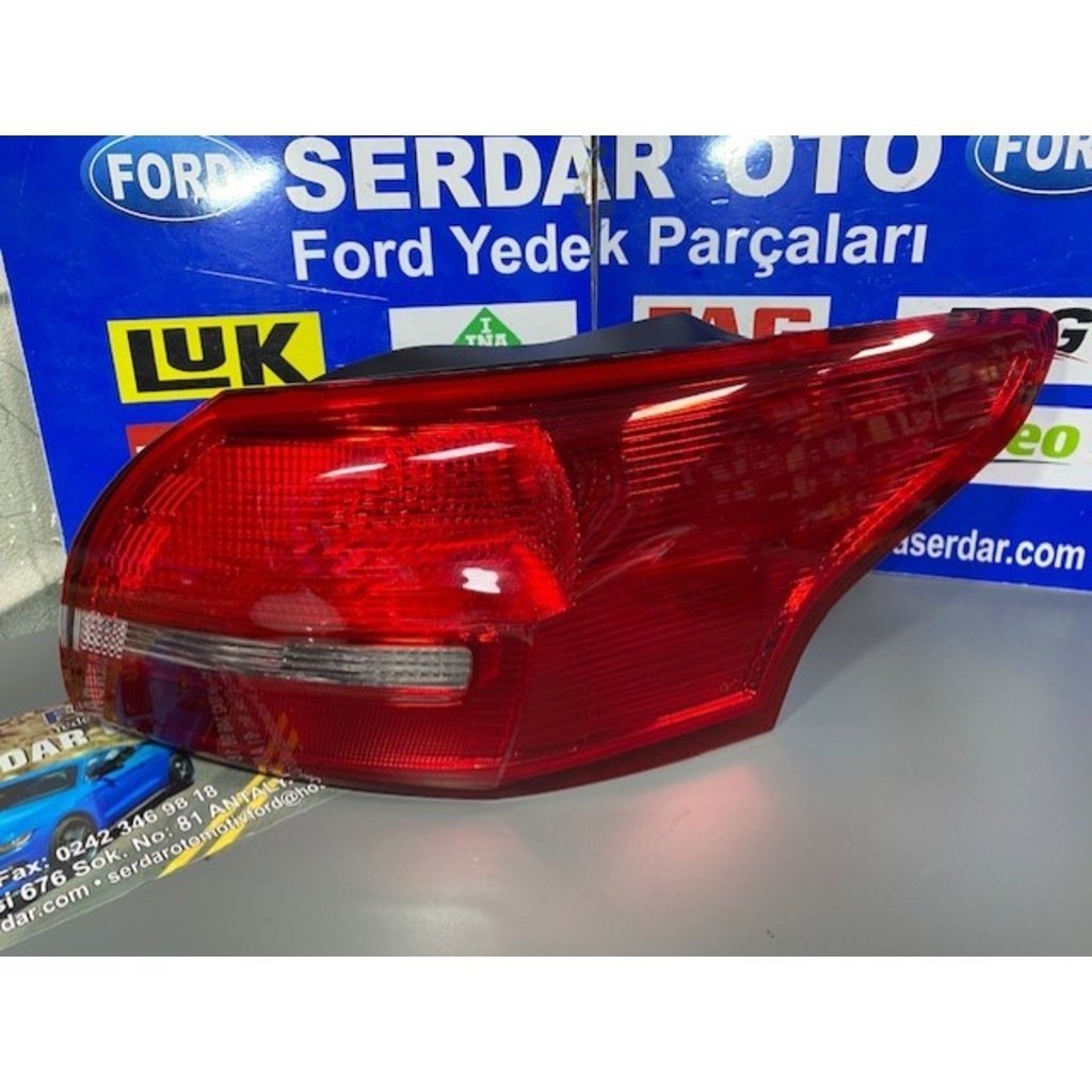 Focus Arka Stop Lambası Sağ Sedan Dış f1eb13404 15-18 Arası