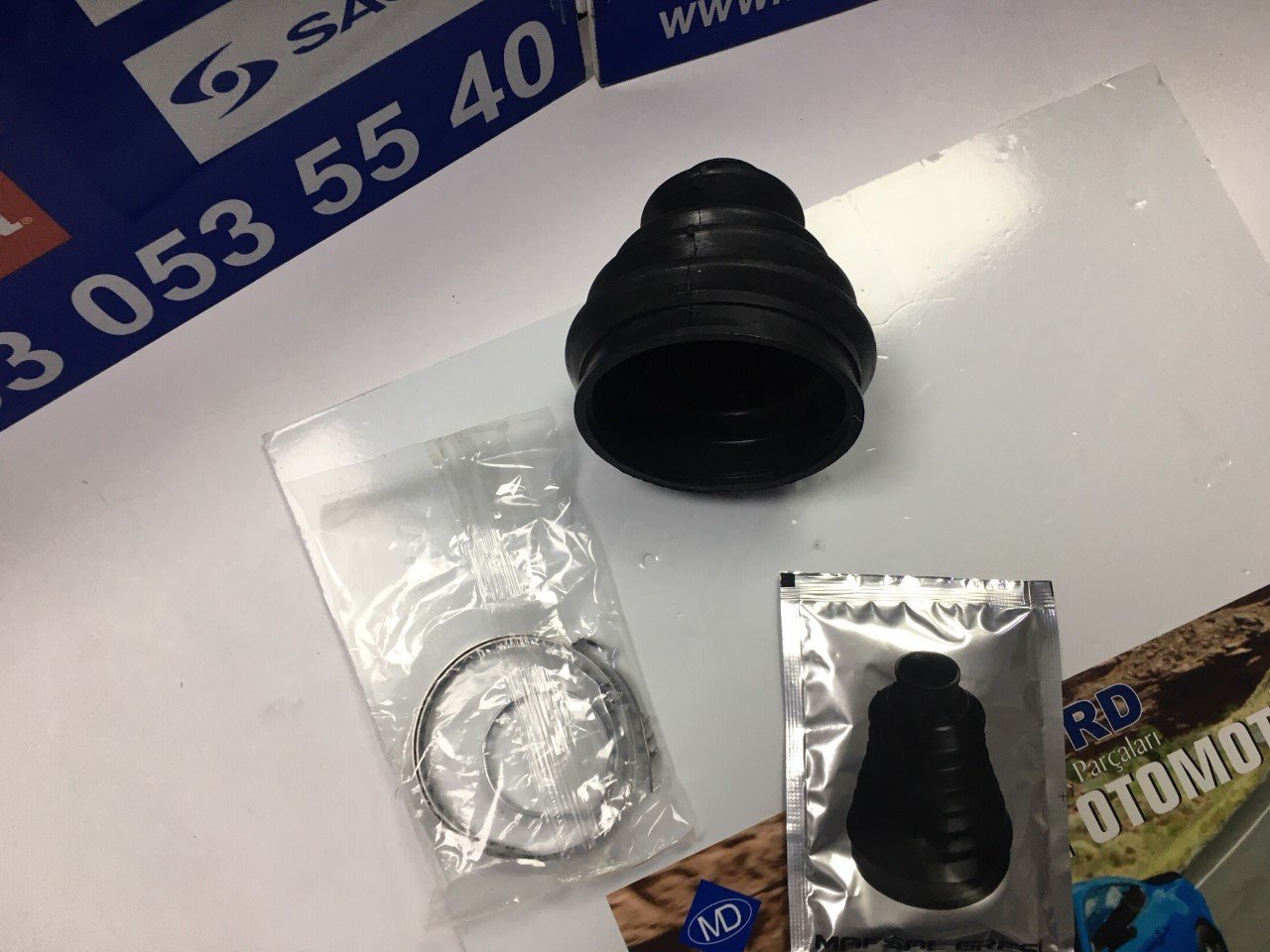 Ön aks dış körüğü takım kelepçeli 1991-2000 arası Escort Fiesta 30705002