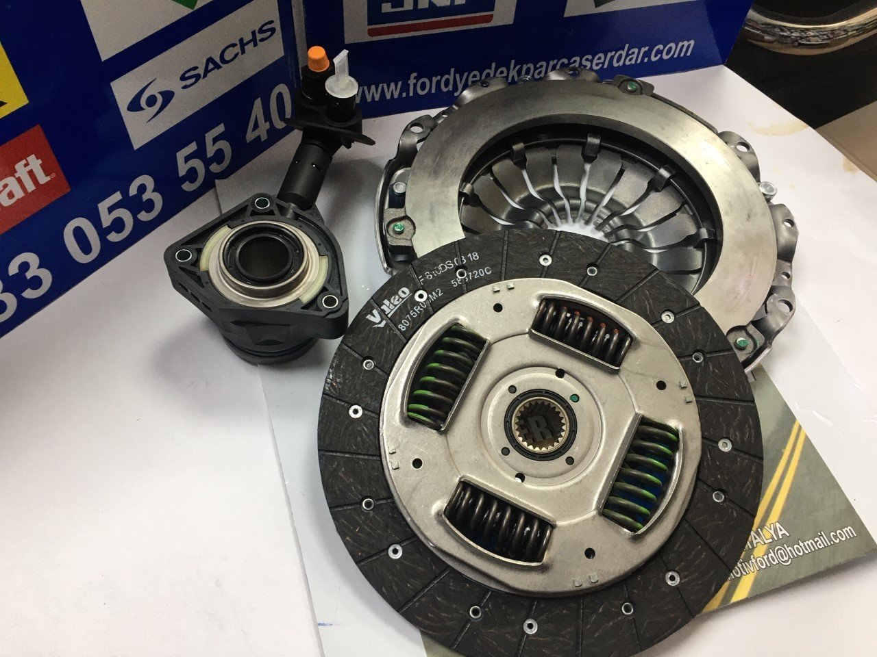 Ford Connect Debriyaj Seti Bilyalı 75-90PS 06-11 Arası Valeo 834073