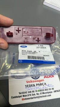 YENİ COURİER ARKA REFLEKTÖR KEDİ GÖZÜ SAĞLENS 24-SONRASI PT76515B0AA