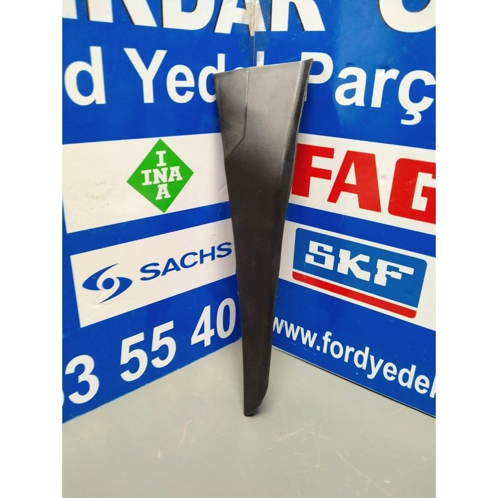Courier Ön Cam Izagara Bagaliti Köşe Sağ  Orjinal Ford ET76 02654