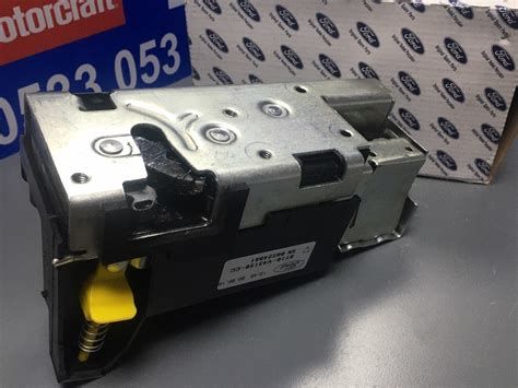 Ford Connect Arka Kapı Bagaj Kilidi M. Kilitli Delikli 09-13 Arası Orjinal ford 8t16v43150b (Kargosu Ücretsiz)