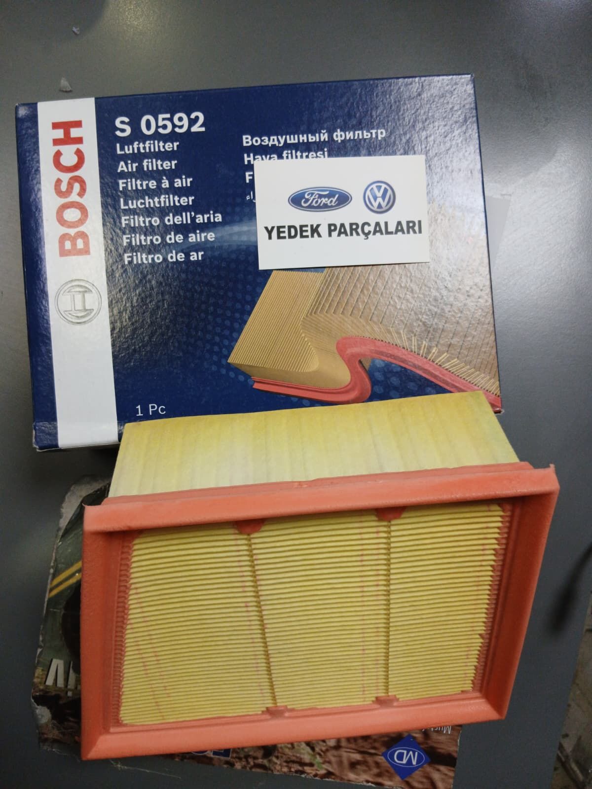 Hava filtresi (Courier 14-17 )- (Fiesta 11-17) BOSCH F026400592 GN159601 8V219601