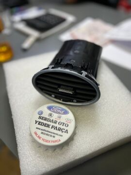 Ford FOCUS MK2 GÖĞÜS KALORİFER ÜFLEME IZGARA MENFEZ 06-11 Arası ERC323 4M51A014L21AE (Kargosu Ücretsiz)