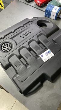 Volkswagen Motor Üst Kapağı Koruma İzelasyonlu 13- B8 Passat Golf7 Skoda 1.6 Tdi 2.0 TDİ CLHA-CRKB-CLHB-CRVA-CUNA-CUPA-CXXA-DBKA 04L103925AQ 4-K