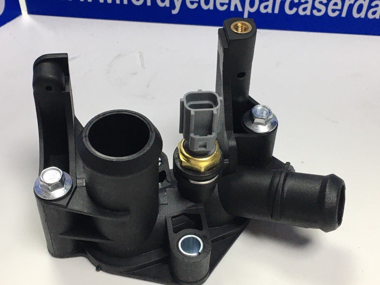 Termostat Su Kollöktörü Yuvası Müşürlü Benzinli Focus Fiesta Mondeo 7M5G8K556