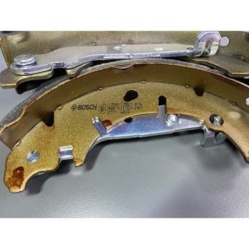 Fiesta ve Fusion Arka Fren Balata Takımı 02-08  ARASI BOSCH 0986487599 2S6J 2200 BA