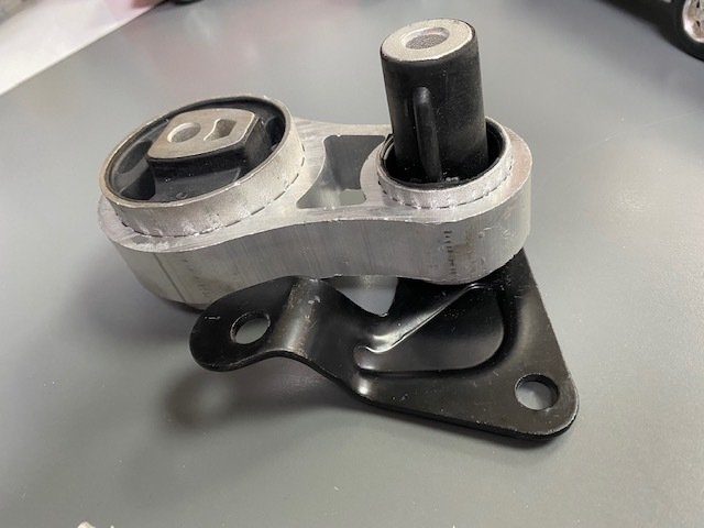 Şanzuman Alt Takozu COURİER FİESTA FUSİON KRAFTVOLL GERMANY ET766P082