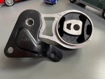 Şanzuman Alt Takozu COURİER FİESTA FUSİON KRAFTVOLL GERMANY ET766P082