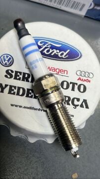 Ford ATEŞLEME BUJİSİ FOCUS FİESTA PUMA 18- 1.0 MOTOR 3 SİLİNDİR FOX BOSCH 0242145606 H6BG 12405 AA