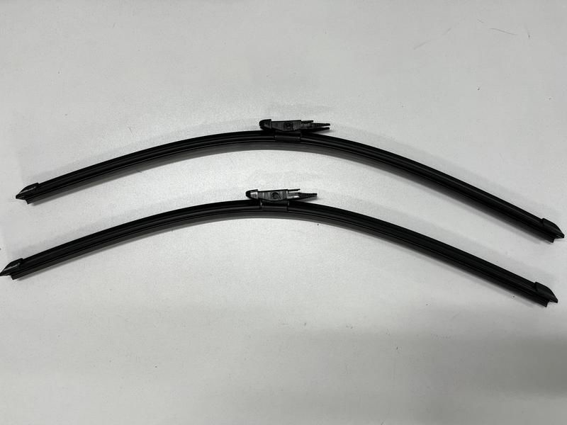 FORD KUGA ÖN CAM SİLECEK TAKIMI 700MM+700MM 2012-2018 ARASI SİLBAK