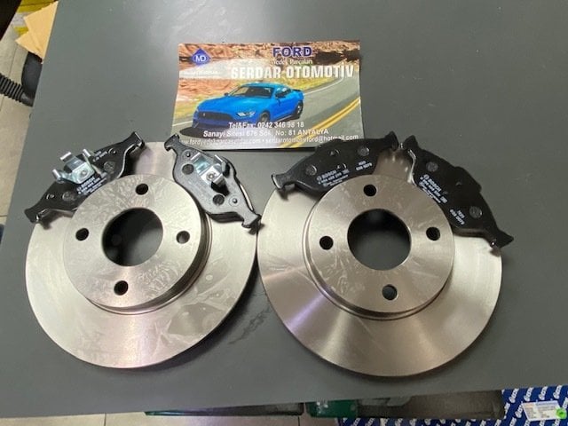 ( Fiesta 02-08 ) (Fusion 03-11 ) Ön Fren Disk + Balata Takımı Set BOSCH