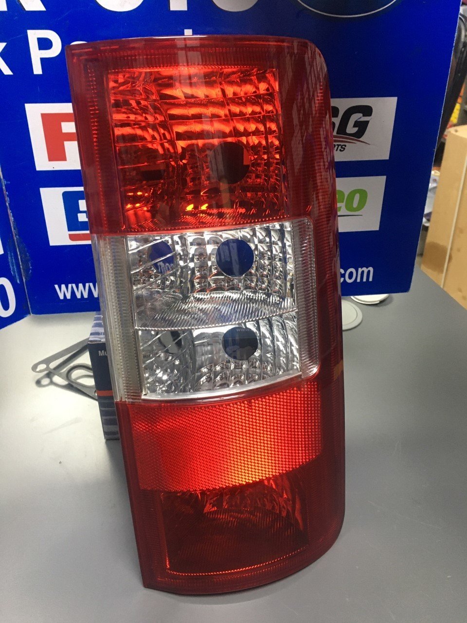 Arka Stop Lambası Sağ Duysuz Connect 02-08 ARASI 30805015