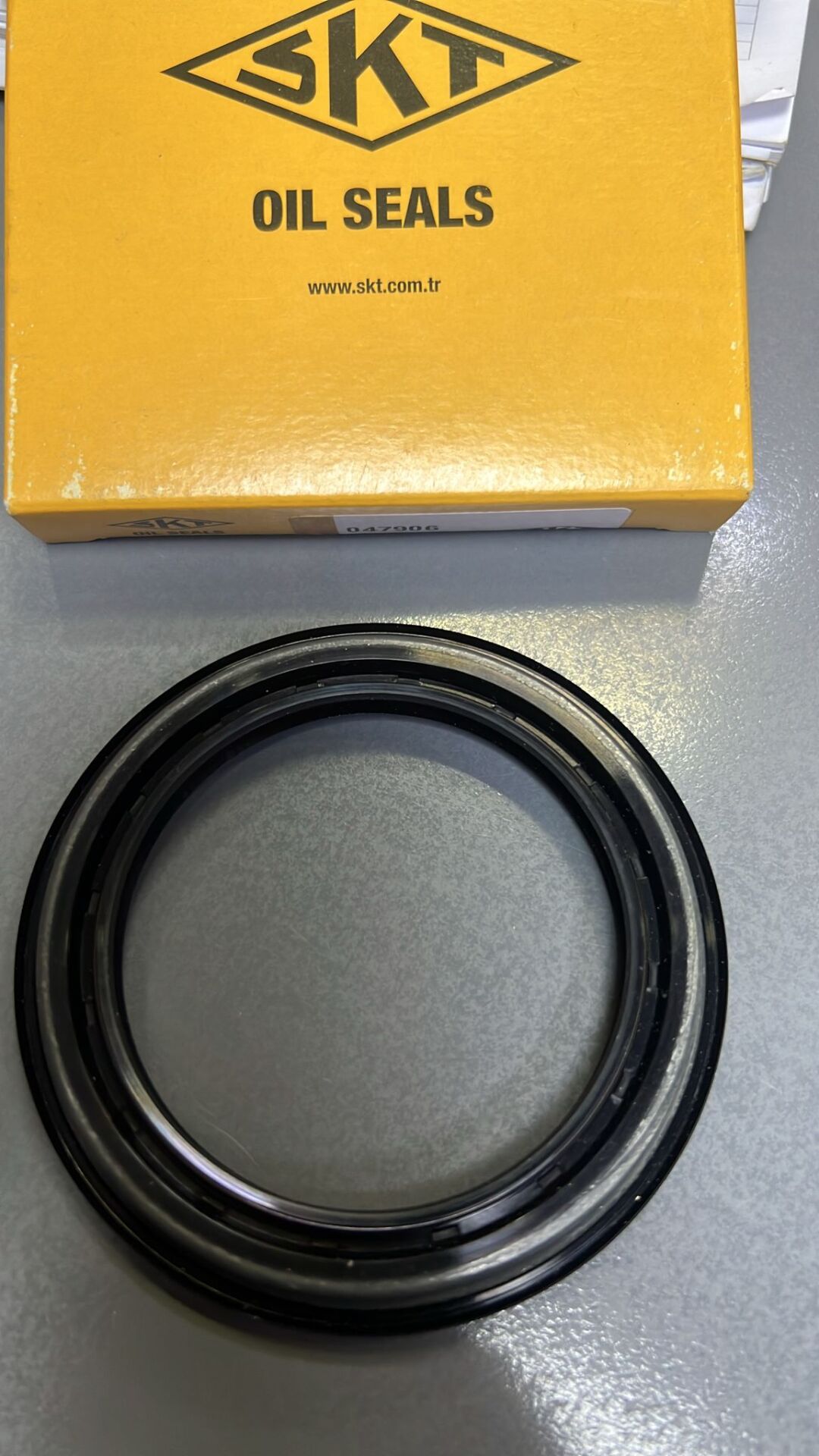 FORD RANGER ÖN TEKER AKS KEÇESİ SKT047906 2M343N320AA