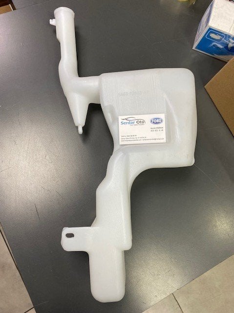 Ford Fiesta Ön Cam Silecek Su Deposu 09-17 Arası 8A6117618