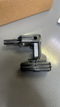 COURİER VİTES KOL YUVASI PLASTİĞİ 6.VİTES STAR STOPLU H1BR7F116CF