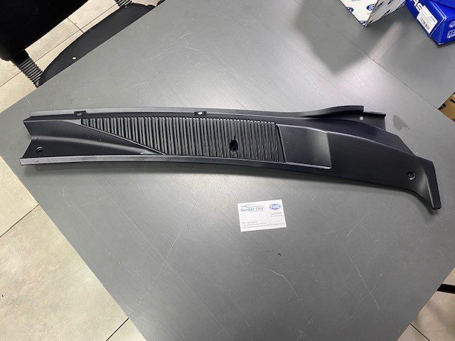 Ford Connect Ön Cam Izgarası Sol 02-13 Arası 331625