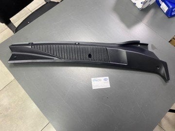 Ford Connect Ön Cam Izgarası Sol 02-13 Arası 331625