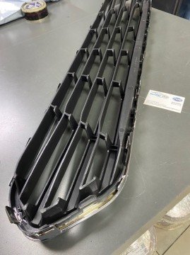 Ford Courier Ön Panjur Krom Çerçeveli 2014-2017 Arası ET76 17B868