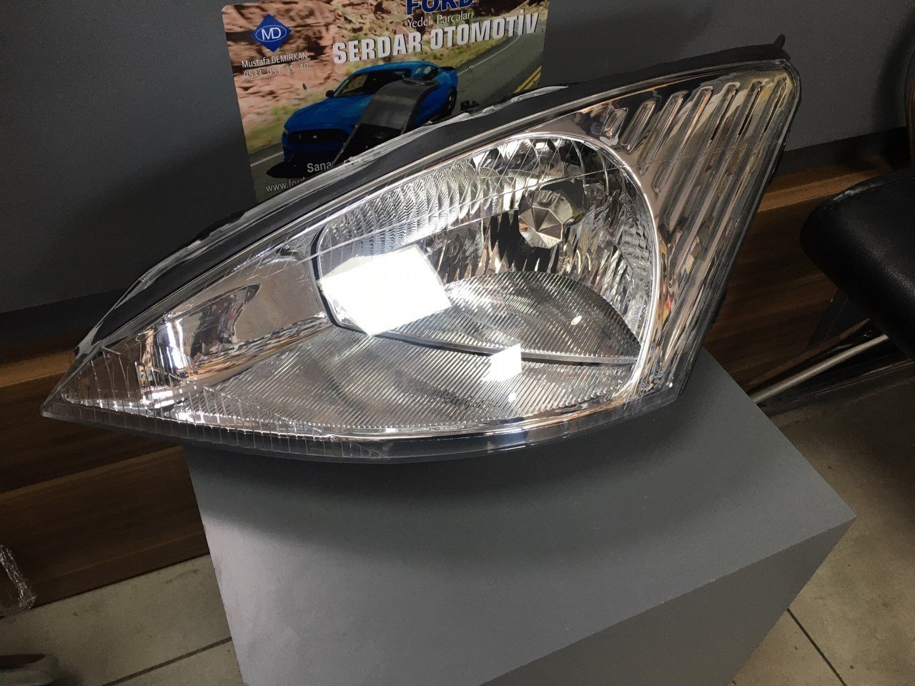 Focus 1 Ön Far Sol 1998-2001 ARASI Depo 4311144L