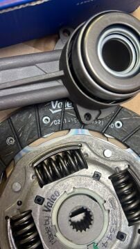 Focus 1 MK1 Debriyaj Seti Bilyalı 1998-2002 ARASI Valeo 826055 587127 (BİLYASI SACHS MARKADIR)