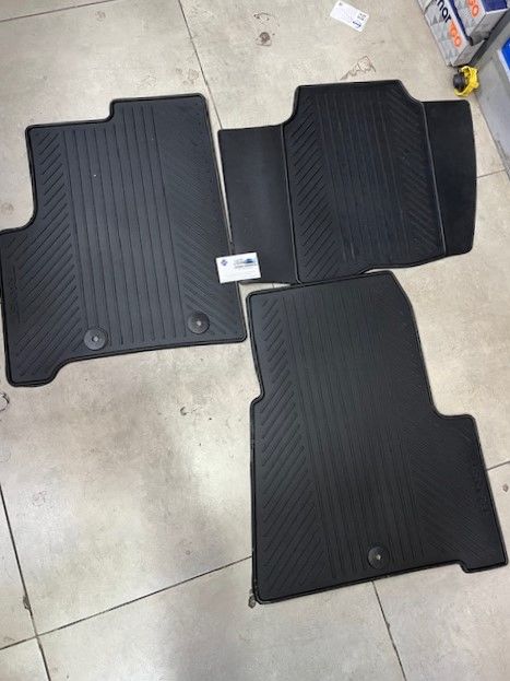 Transit v363 Ön Paspas Takımı Kauçuk 3 Parça Orjinal 14-23 ARASI